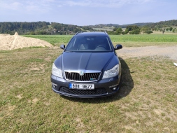 Škoda Octavia combi 2.0 23117174-1044913.jpg