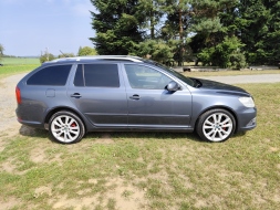 Škoda Octavia combi 2.0 23117175-1044913.jpg