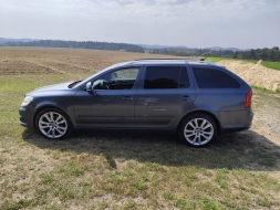 Škoda Octavia combi 2.0 23117176-1044913.jpg