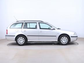 Škoda Octavia  1.6 Tour 