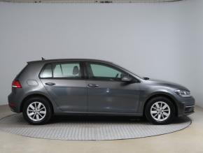 Volkswagen Golf  1.0 TSI 