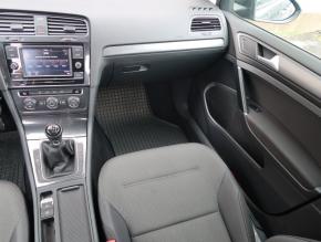 Volkswagen Golf  1.0 TSI 