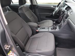 Volkswagen Golf  1.0 TSI 