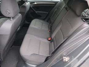 Volkswagen Golf  1.0 TSI 