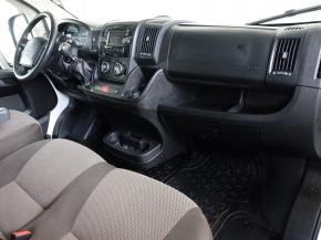 Peugeot Boxer  2.2 BlueHDi . 