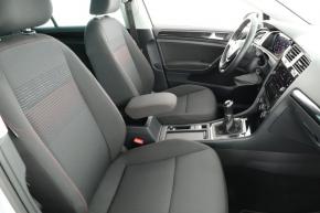 Volkswagen Golf  1.5 TSI 