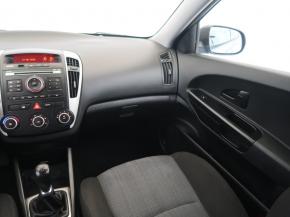 Kia Ceed  1.4 CVVT 