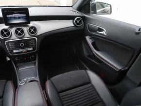 Mercedes-Benz CLA  200 CDI 