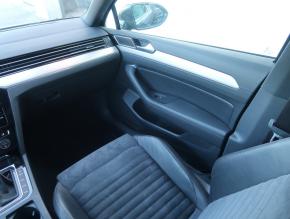 Volkswagen Passat  1.6 TDI Highline 