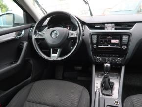 Škoda Octavia  Scout 2.0 TDI . 