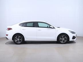 Hyundai i30 Fastback  1.5 T-GDI MHEV SMART 