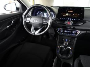 Hyundai i30 Fastback  1.5 T-GDI MHEV SMART 