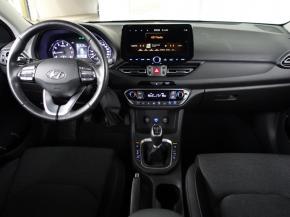 Hyundai i30 Fastback  1.5 T-GDI MHEV SMART 