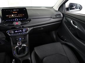 Hyundai i30 Fastback  1.5 T-GDI MHEV SMART 