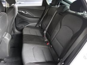 Hyundai i30 Fastback  1.5 T-GDI MHEV SMART 