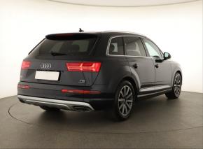 Audi Q7  3.0 TDI S-Line 