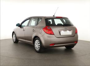 Kia Ceed  1.6 CVVT 