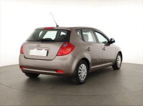 Kia Ceed  1.6 CVVT 