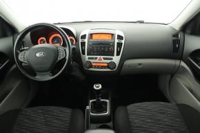 Kia Ceed  1.6 CVVT 