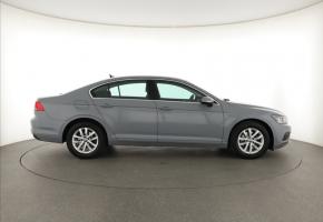 Volkswagen Passat  1.5 TSI 