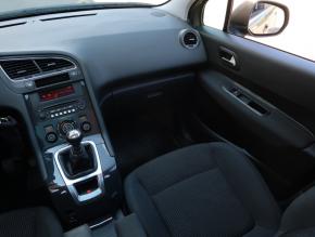 Peugeot 5008  1.6 BlueHDi 