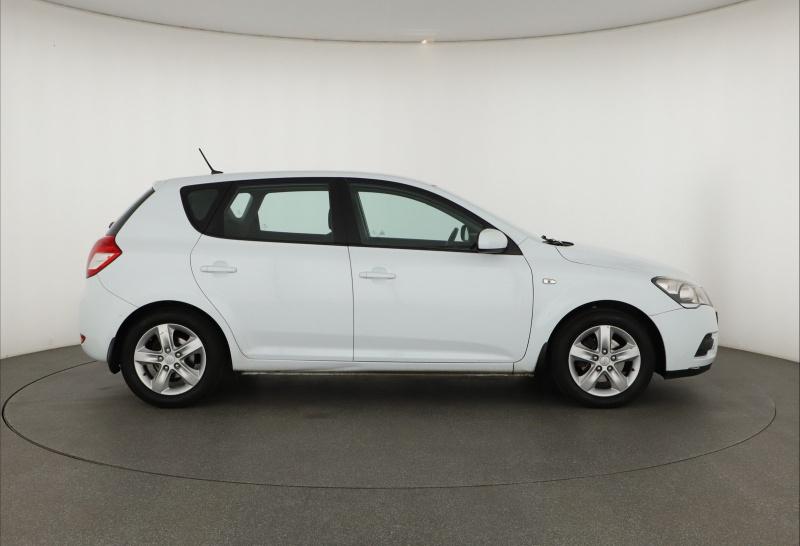 Kia Ceed  1.6 CVVT