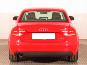 Audi A4  2.0 TDI Attraction 