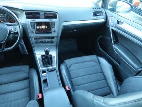 Volkswagen Golf  1.2 TSI 