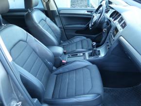 Volkswagen Golf  1.2 TSI 