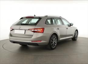 Škoda Superb  2.0 TDI Laurin & Klement 