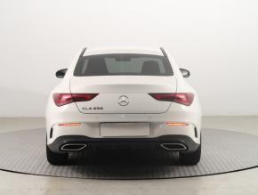 Mercedes-Benz CLA  200 