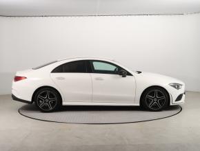 Mercedes-Benz CLA  200 