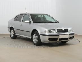 Škoda Octavia  1.6 Tour 