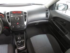 Kia Ceed  1.6 CVVT 