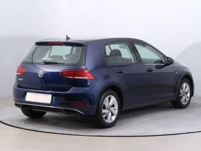 Volkswagen Golf  1.5 TSI 