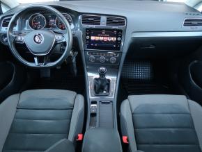 Volkswagen Golf  1.5 TSI 