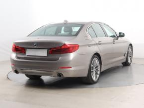 BMW 5  530e iPerformance 