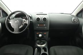 Nissan Qashqai  1.6 