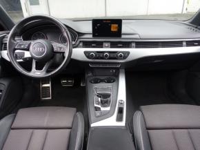 Audi A4  2.0 TDI S-Line 