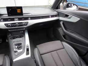 Audi A4  2.0 TDI S-Line 