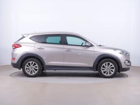 Hyundai Tucson  1.7 CRDi Trikolor 