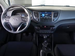 Hyundai Tucson  1.7 CRDi Trikolor 