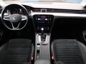 Volkswagen Passat  1.5 TSI Elegance 