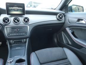 Mercedes-Benz GLA  GLA 220d AMG Line 