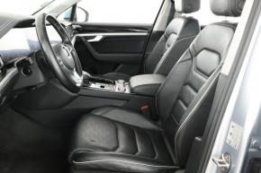 Volkswagen Touareg  3.0 TDI 