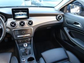 Mercedes-Benz GLA  GLA 180 