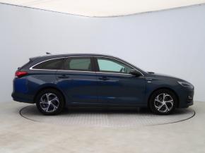 Hyundai i30  1.5 T-GDI MHEV Family Smart 