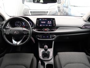 Hyundai i30 Fastback  1.5 T-GDI MHEV SMART 