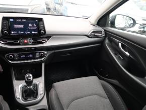 Hyundai i30 Fastback  1.5 T-GDI MHEV SMART 