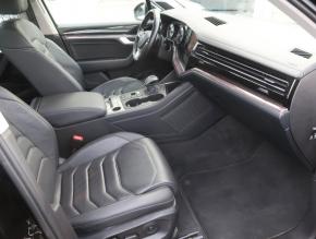 Volkswagen Touareg  3.0 TDI 